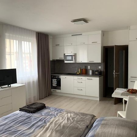 Modern Apartment In The City Center Pilsen Exterior photo