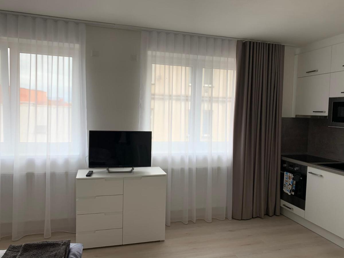 Modern Apartment In The City Center Pilsen Exterior photo